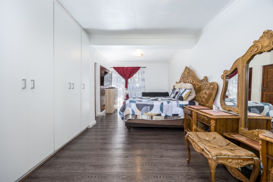 4 Bedroom Property for Sale in Protea Heights Western Cape
